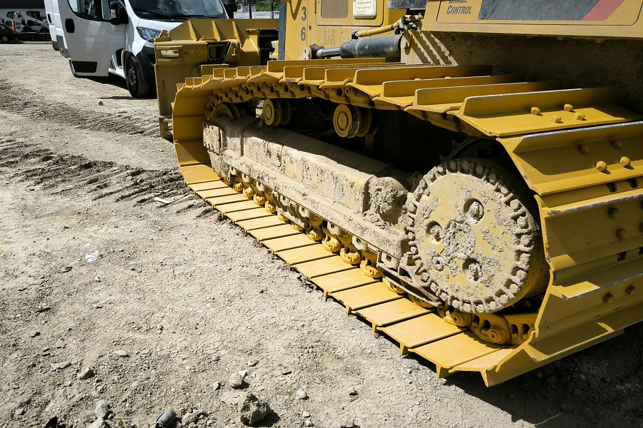 Caterpillar SystemOne rendszerű futómű cseréje