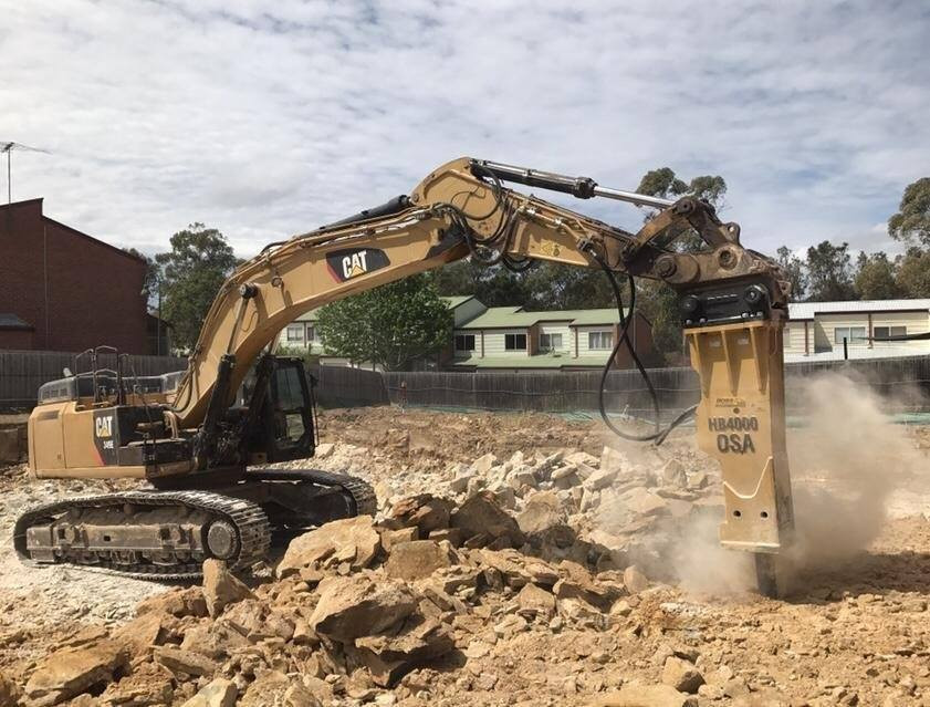 Törőfej 40–60 tonnás kotróra – OSA HB4000 hidraulikus bontókalapács, 4300 kg